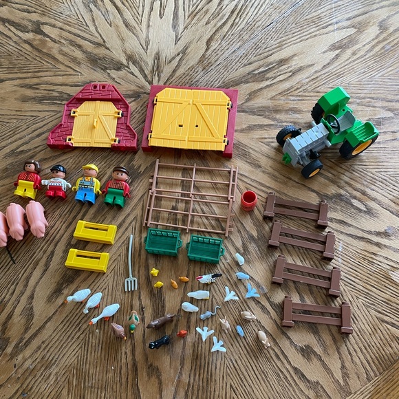 Playmobile Farm Pieces - Picture 1 of 5